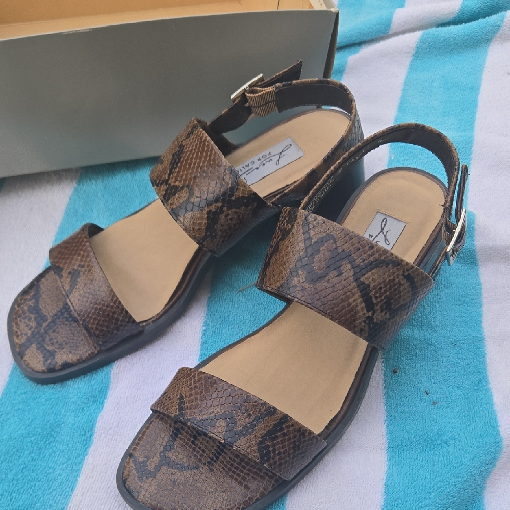 Elegant Brown Snake Pattern Sandals